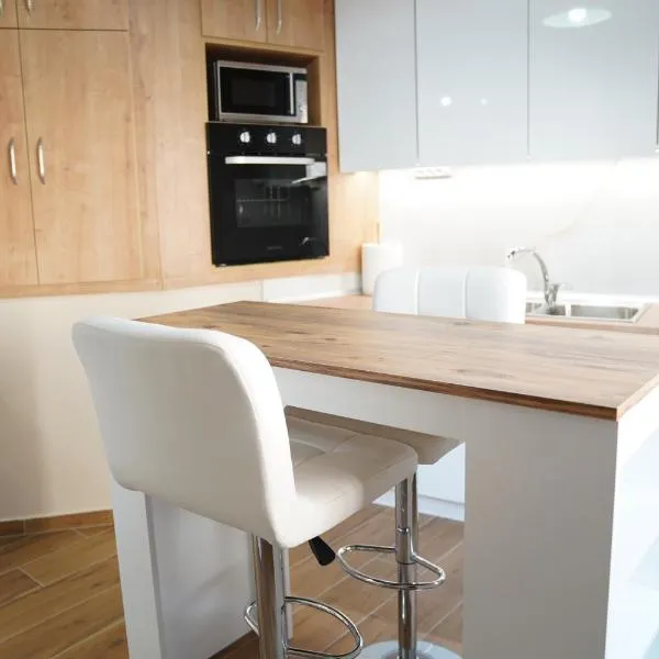 Bright and central apartment, hotel in Siatista