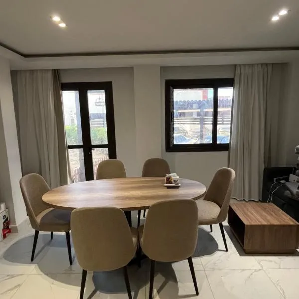 2 BRs Chalet in Helnan Resort with access to the sea and Pools, hotel in Port Said