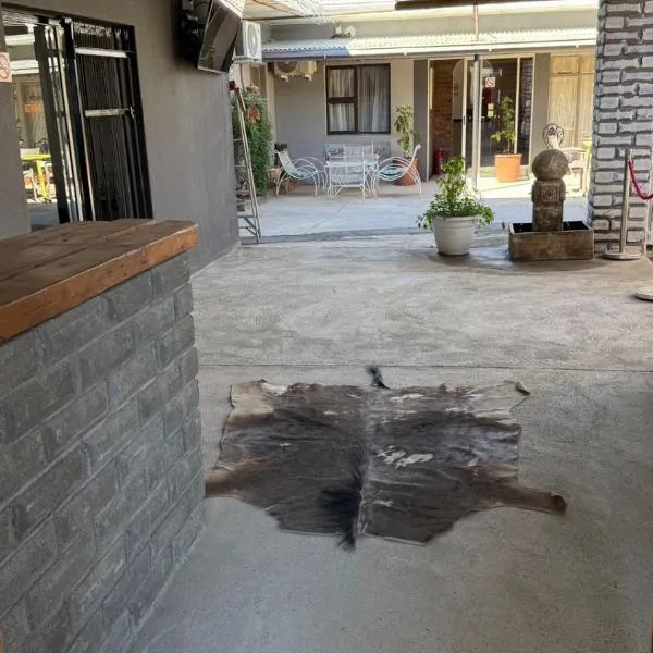 Marzel Guesthouse - Room 2, hotelli kohteessa Britstown