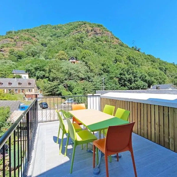 L'Isard, T3, WiFi, terrasse, 6 personnes, hotel in Luchon