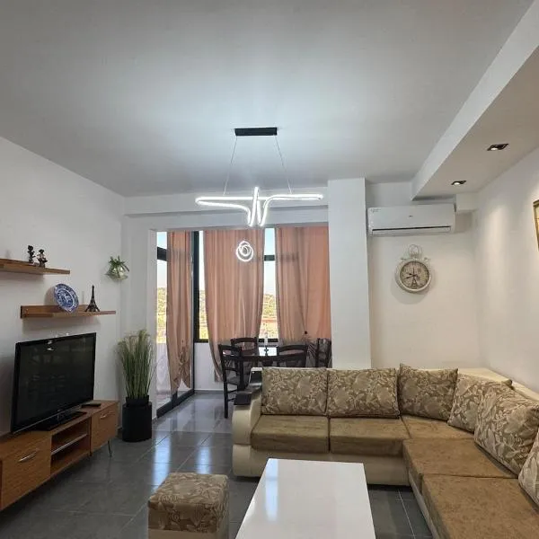 The Golden Corner, hotel in Lushnjë