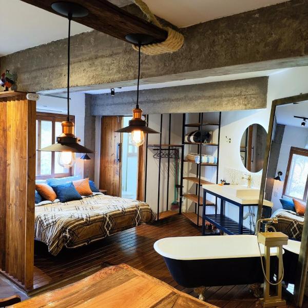 O Refúgio 202 Loft Exclusivo com Banheira Vitoriana em Gramado - Foto 2