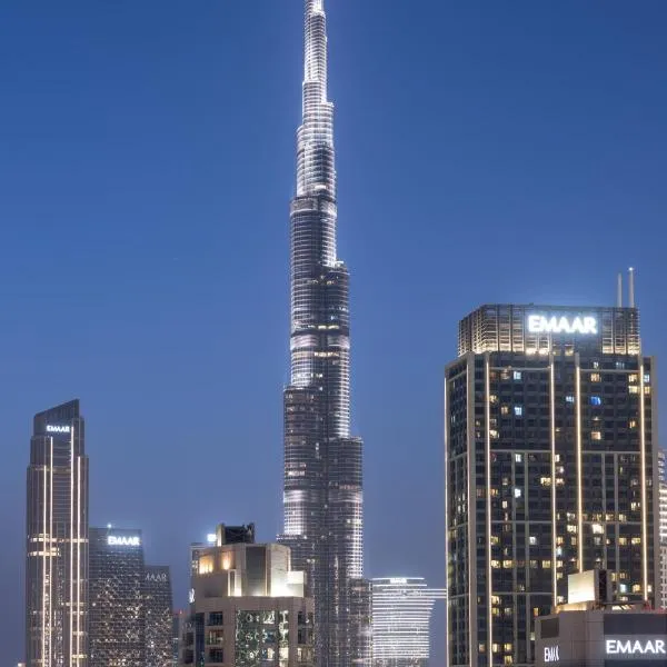 Burj khalifa and Canal views - Luxury Apartments for Rent in Dubai Business Bay, khách sạn ở Dubai