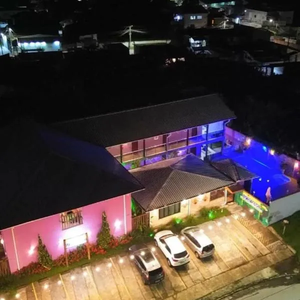 Pousada Parapuã, hotel in Caraguatatuba