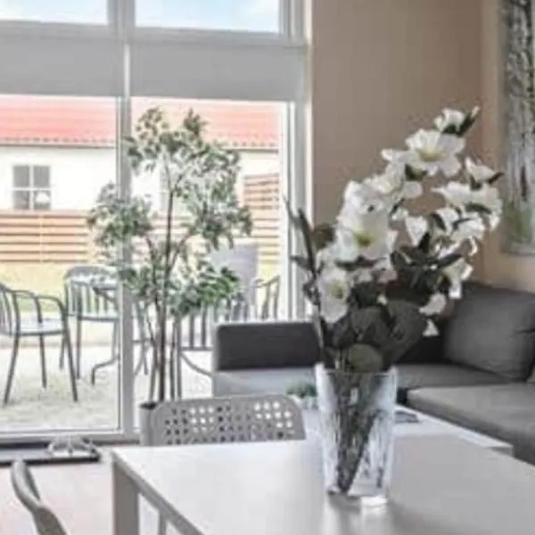 Bøtøstrand ferielejlighed 6, hotel in Marielyst