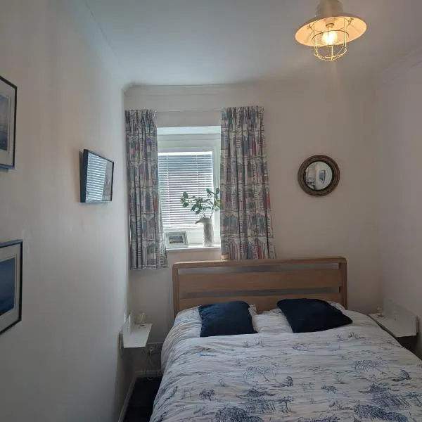 Cosy room 10 min from beach, hotel in Brighton & Hove