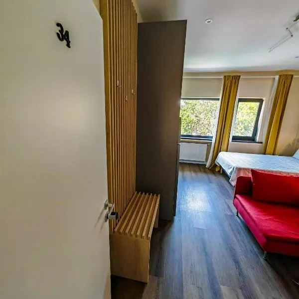 Beautiful new studios super location, hotel in Bucharest