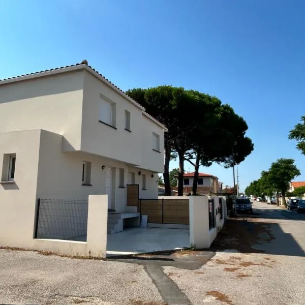 Charmante villa à Sainte Marie la mer 66, hotel in Sainte-Marie-la-Mer
