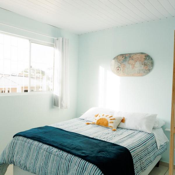 Floripa - MoçamBlue - Casa 2 quartos, 1 km da Reserva Nacional de Surf, perfeita para famílias ou casais, Wi-Fi, garagem e sossego Praia do Moçambique - Foto 2
