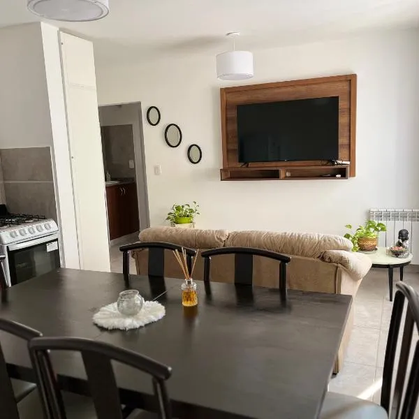 Departamento Bv carcano - costanera !!, khách sạn ở Villa María
