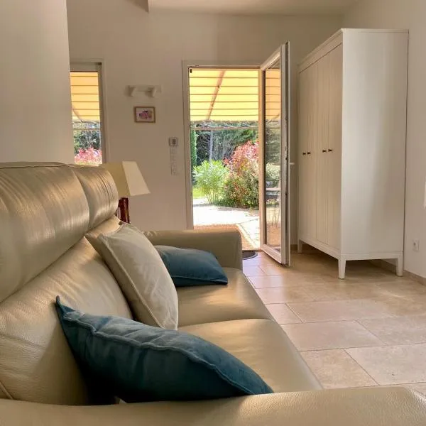 La Clemensane, hotel v destinaci Lacoste