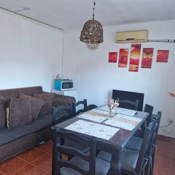 Alojamiento la Colonia, hotel di Colonia Caroya