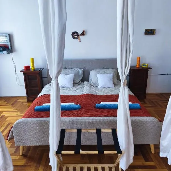 Tágas napfényes lakás, hotel in Budapest