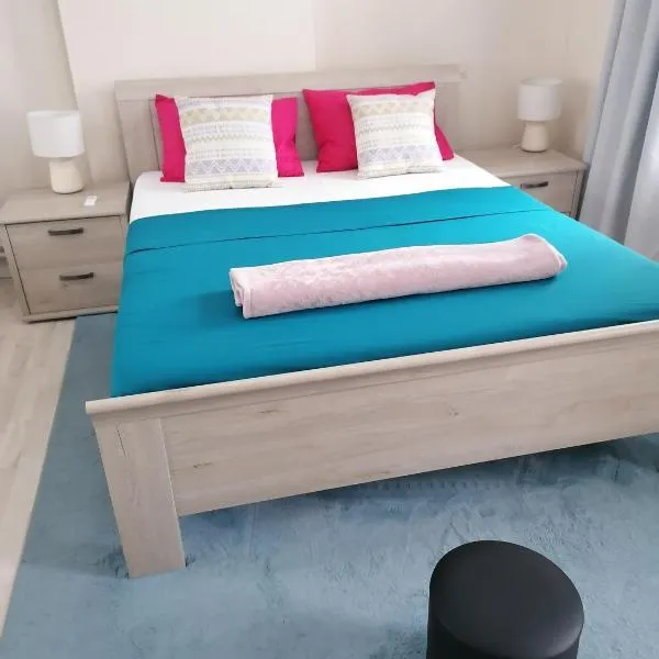 Une chambre près de l'aéroport de Charleroi, hotel a Charleroi