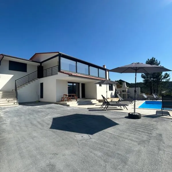 Recanto da Boucinha - T2, hotel in Veade