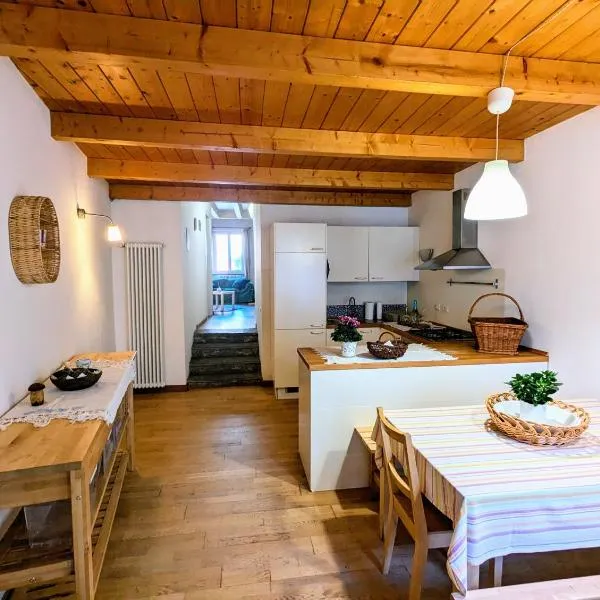 Casa Vacanza OXILIA, hotel in Domodossola
