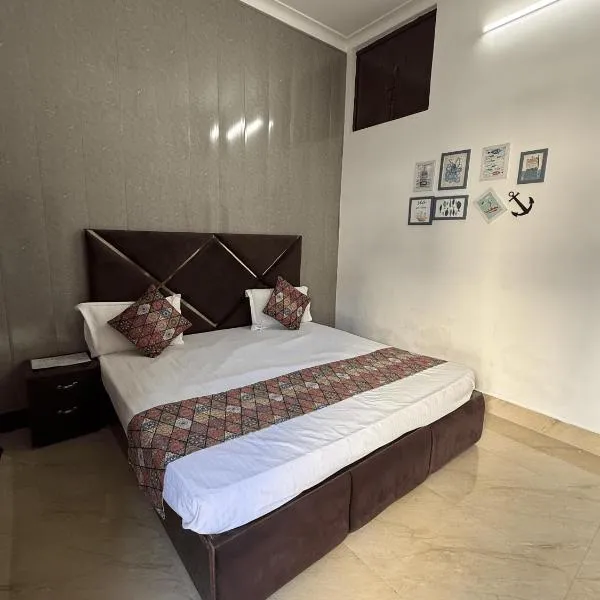 Hotel Sankul Villa, 100 Meter Away Saryu River & Ram Ki Paidi, Lux Stay, hotel v destinaci Ayodhya