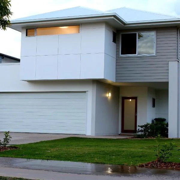 Petrie Beach Holiday Home, hotel v destinaci Mackay