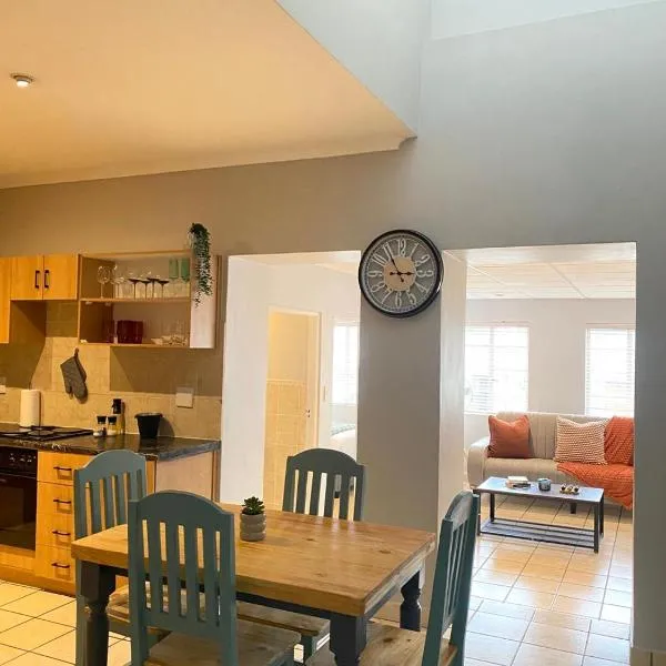 Nunu's Self Catering Apartment, hotel in Paarl