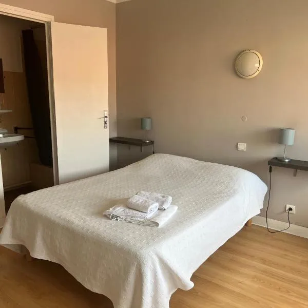 Hôtel La Pergola - centre ville, hotel in Capbreton