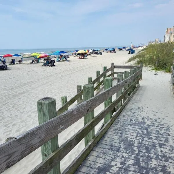 Crescent Vintage Cottage โรงแรมในเมอร์เทิลบีช