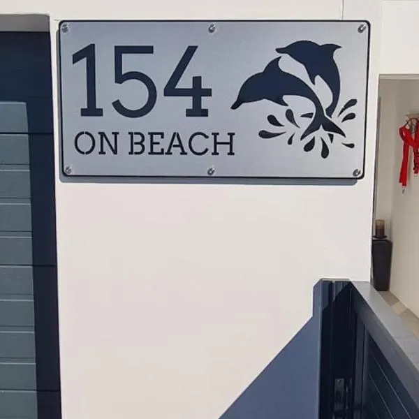 154 On Beach - Sandy Point Beach Estate, hotel in West Point