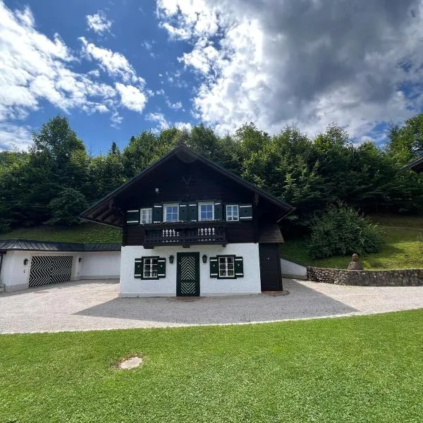 ChaletFeeling im Salzkammergut, hotel in Strobl
