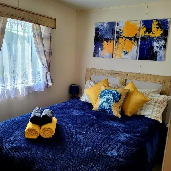 61 St Andrew's 3 bedroom Caravan near Edinburgh Seton Sands Holiday Village, hotel in Port Seton