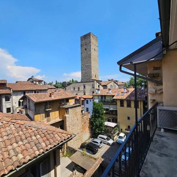 Piazza Vecchia Boutique Apartment, hotel v Bergamu
