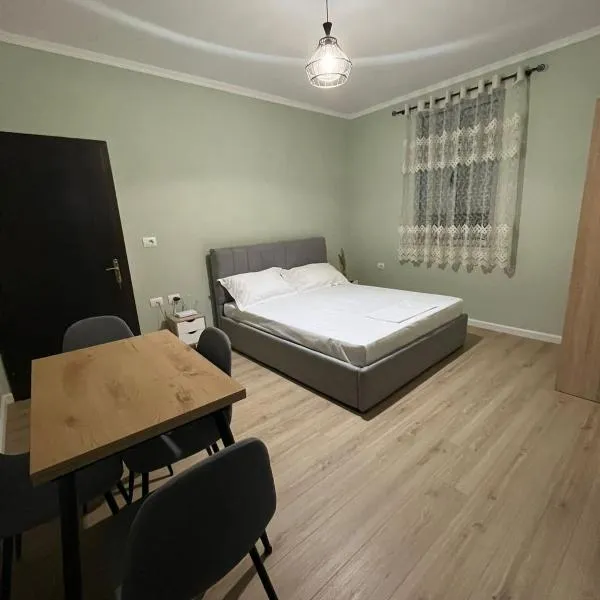 The Sage House, Apt, hotel in Pogradec