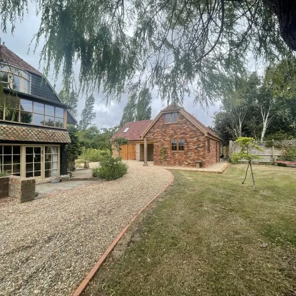 The Old Poor House Coach House, hotel in Sidlesham