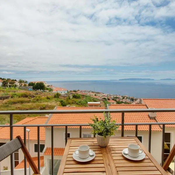 Ti Clara View Apartment, hotel in Nogueira