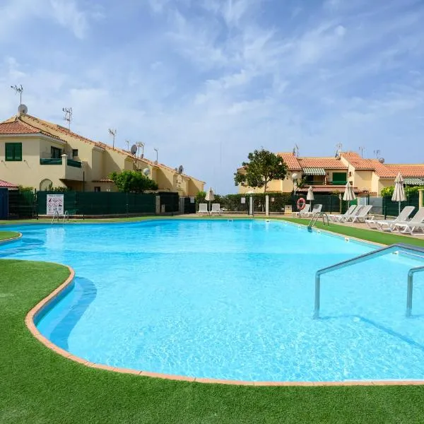 Bungalow with Terrace BBQ Pool in Maspalomas, khách sạn ở Maspalomas