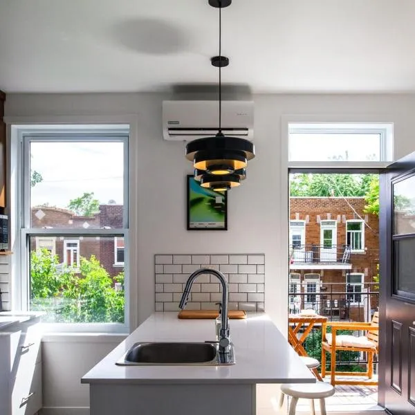 Appartement cozy et lumineux avec parking, ξενοδοχείο στο Μόντρεαλ