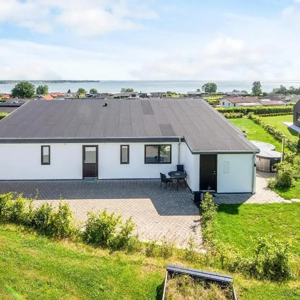 10 person holiday home in Sjølund-By Traum, hotel in Sjølund
