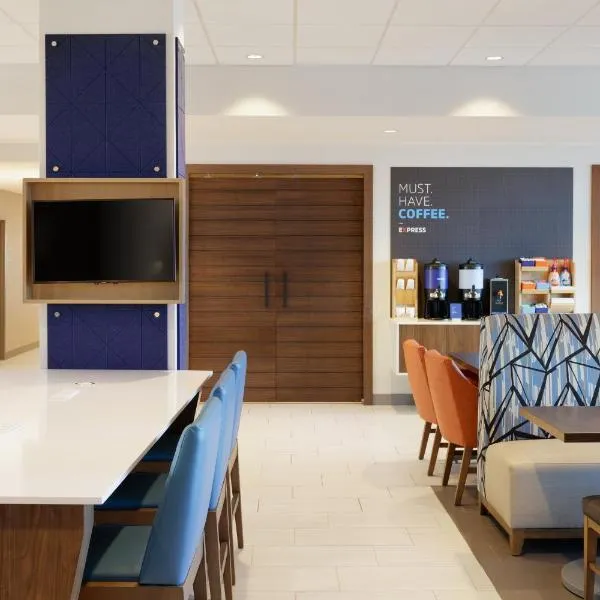 Holiday Inn Express & Suites Hebron - Cincinnati Airport by IHG, hotelli kohteessa Hebron