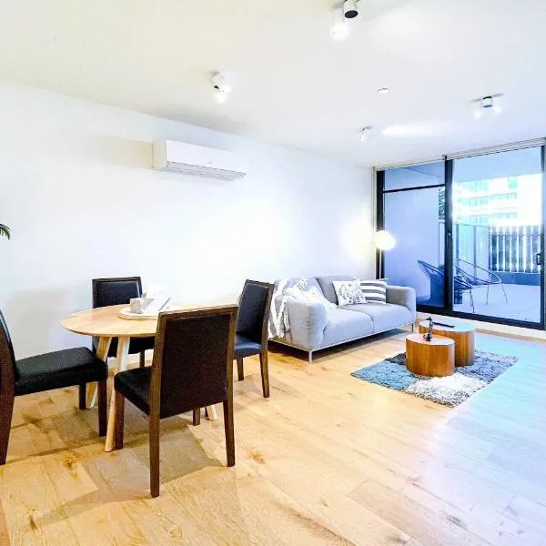 Brilliant Quay Blvd Apt Close to Wyndham Harbour، فندق في Werribee South