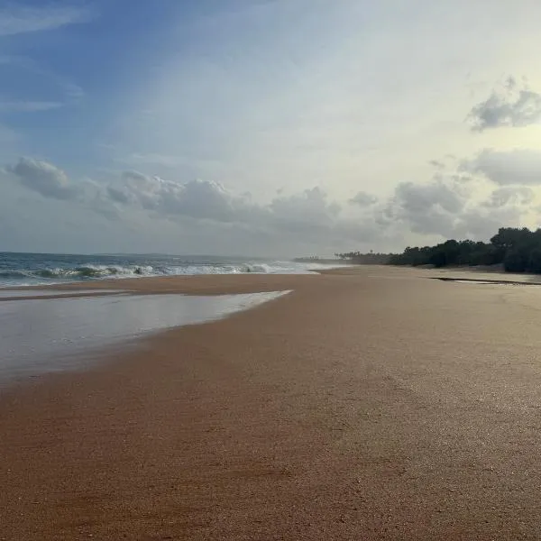 Shine Wave Turtle Beach, ξενοδοχείο στο Tangalle
