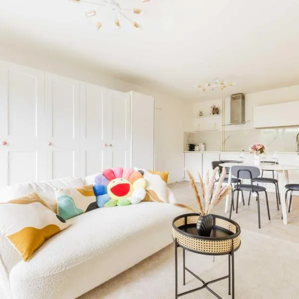 A haven of peace in Neuilly sur Seine, hotel in Neuilly-sur-Seine