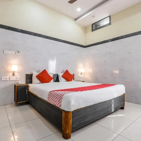 Super Hotel O Src Grand, hotel di Vijayawāda