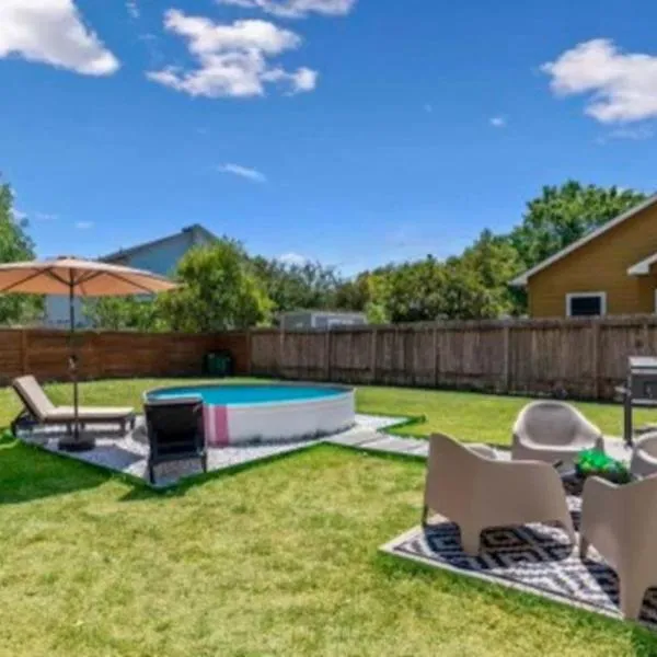 2 Combined Homes - 2 Private Pools - 16 Guests