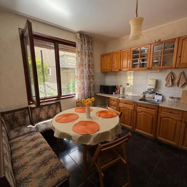 Pomorie S&T Home, hotel in Pomorie