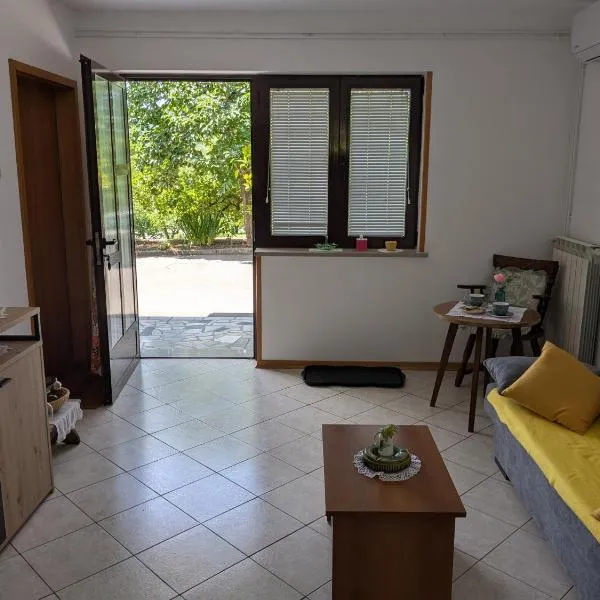 Apartma Zeleni mir, hôtel à Dobravlje