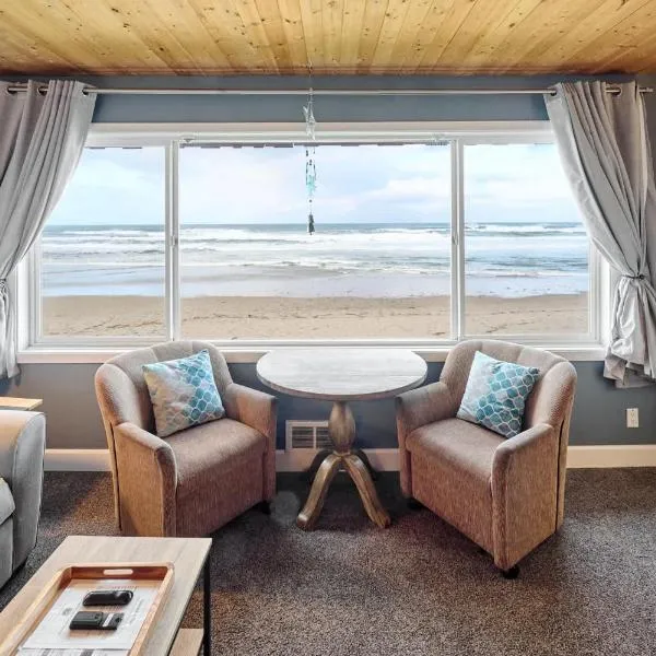 Spacious Beachfront Suite - Sleeps 7 - Second Floor - Pool and Sauna, hotel em Lincoln City