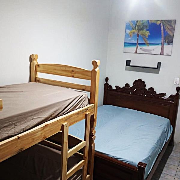 Casa para 14 pessoas a 700 m da praia com 4 dormitórios e churrasqueira - Foto 2