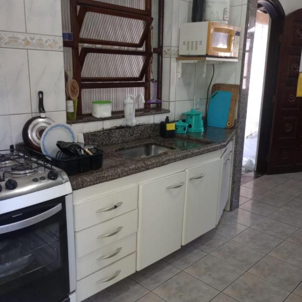 Casa para 14 pessoas a 700 m da praia com 4 dormitórios e churrasqueira - Foto 4