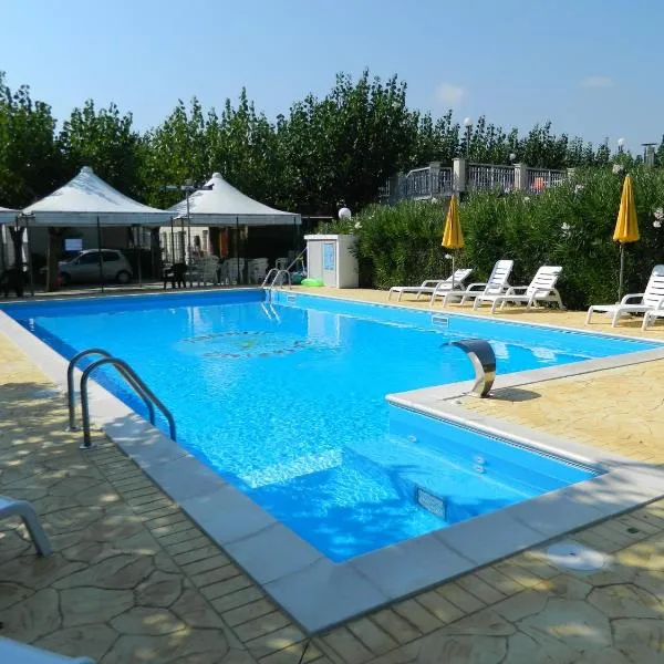 Camping Johnny, hotel v destinaci Marina Palmense