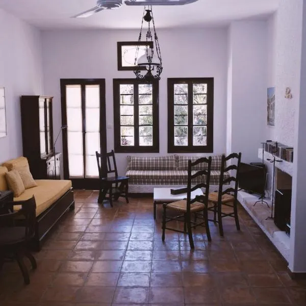 - Kioupi - 2 bedroom elegant and stylish house, hotel v destinaci Sounio