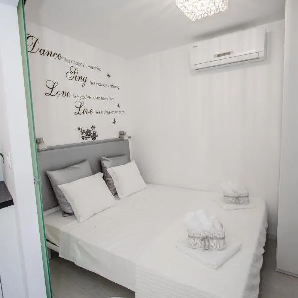 Luxury Studio Apartment White Sensation, khách sạn ở Vodice
