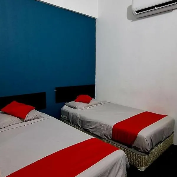 Captain Hotel Cafe & Bistro, hotel en Sitiawan